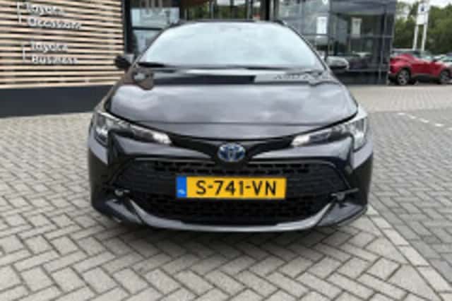 Toyota Corolla (2023) thumbnail 3