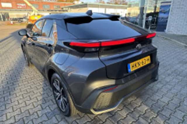 Toyota C hr (2025) thumbnail 3