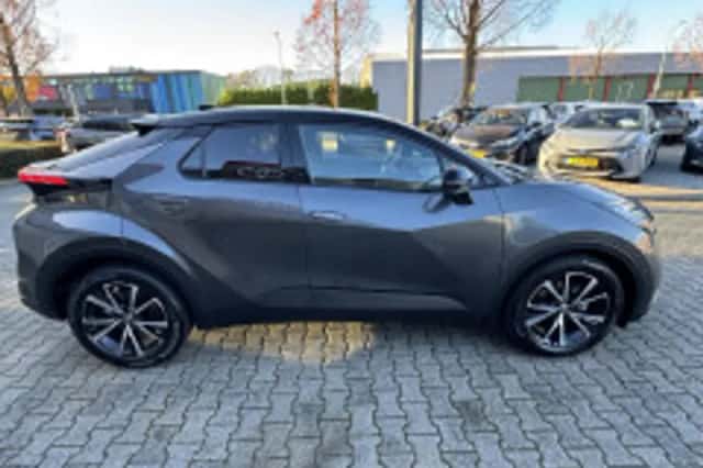 Toyota C hr (2025) thumbnail 4