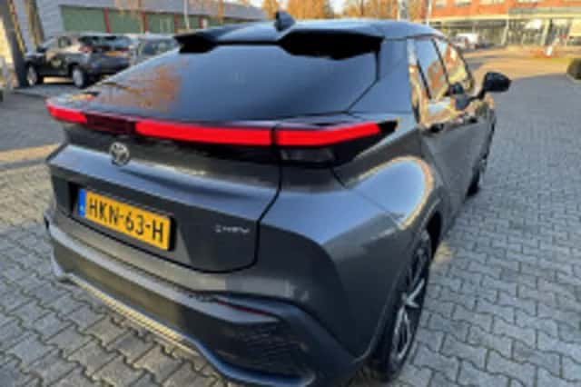 Toyota C hr (2025) thumbnail 5
