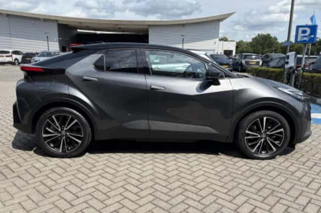 Toyota C hr (2025) thumbnail 2