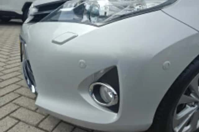 Toyota Auris (2013) thumbnail 5