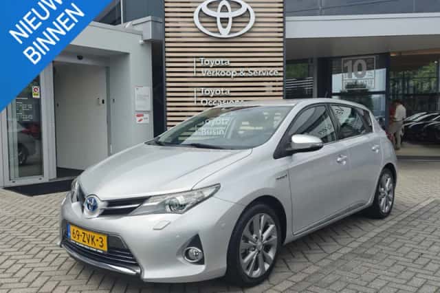 Toyota Auris (2013) thumbnail 6