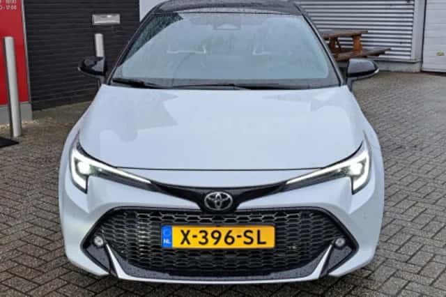 Toyota Corolla (2024) thumbnail 2