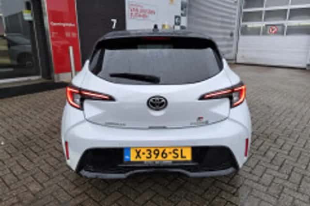 Toyota Corolla (2024) thumbnail 6