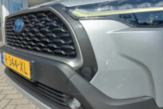 Toyota Corolla (2023) thumbnail 3