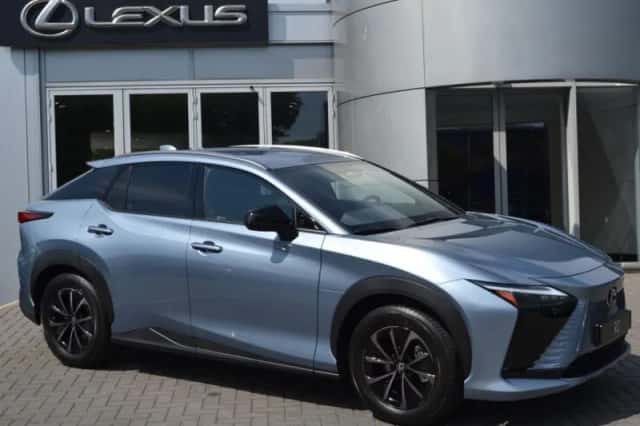 Lexus RZ (2026) thumbnail 1
