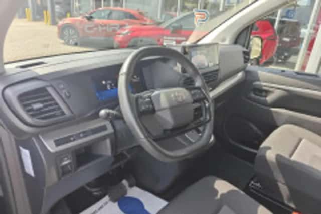 Toyota Proace (2024) thumbnail 5