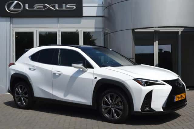 Lexus UX (2023) thumbnail 1
