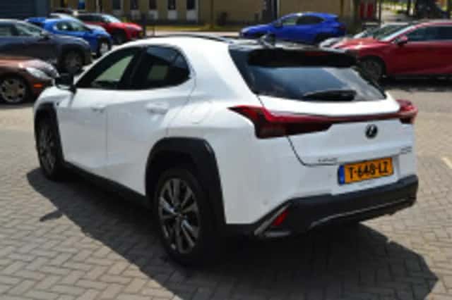Lexus UX (2023) thumbnail 5