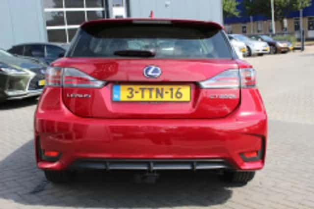 Lexus CT (2014) thumbnail 4