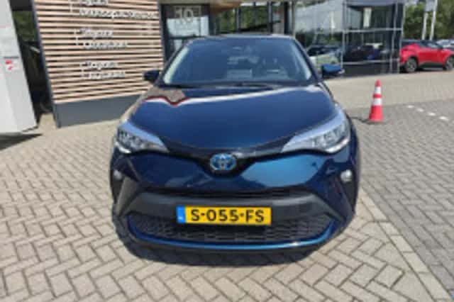 Toyota C hr (2023) thumbnail 5
