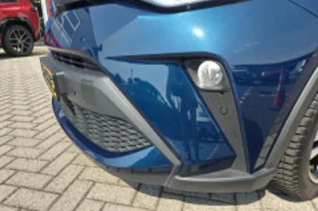 Toyota C hr (2023) thumbnail 6