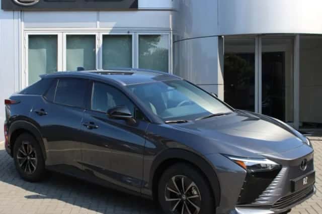 Lexus RZ (2026) thumbnail 1