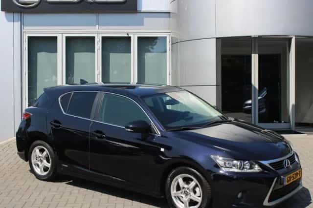 Lexus CT (2015) thumbnail 1