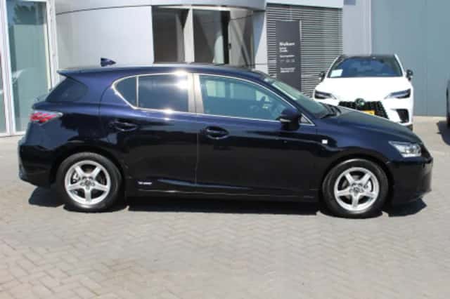 Lexus CT (2015) thumbnail 2