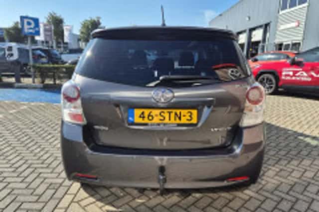 Toyota Verso (2011) thumbnail 4