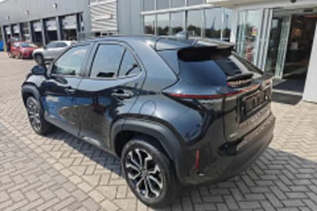 Toyota Yaris Cross (2025) thumbnail 4