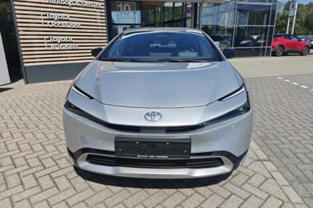 Toyota Prius (2024) thumbnail 2