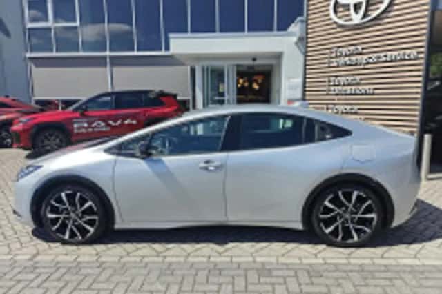 Toyota Prius (2024) thumbnail 6