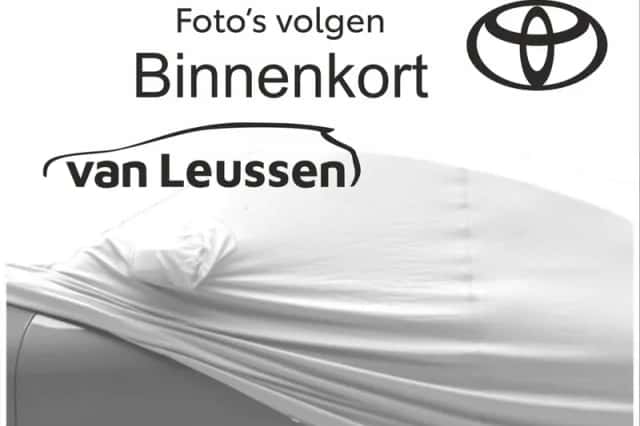 Toyota Auris (2016) thumbnail 3