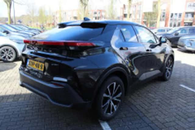 Toyota C hr (2024) thumbnail 3