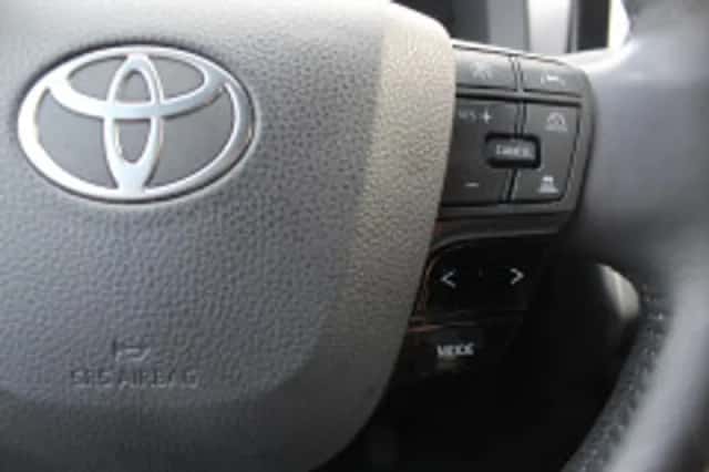 Toyota C hr (2024) thumbnail 6