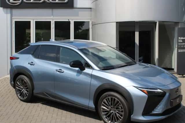 Lexus RZ (2026) thumbnail 1