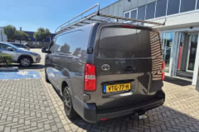 Toyota Proace (2022) thumbnail 4
