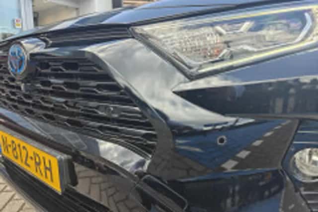 Toyota RAV4 (2021) thumbnail 5