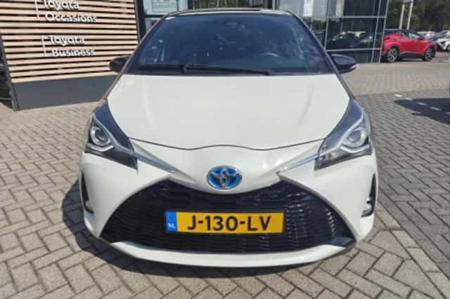 Toyota Yaris (2018) thumbnail 2
