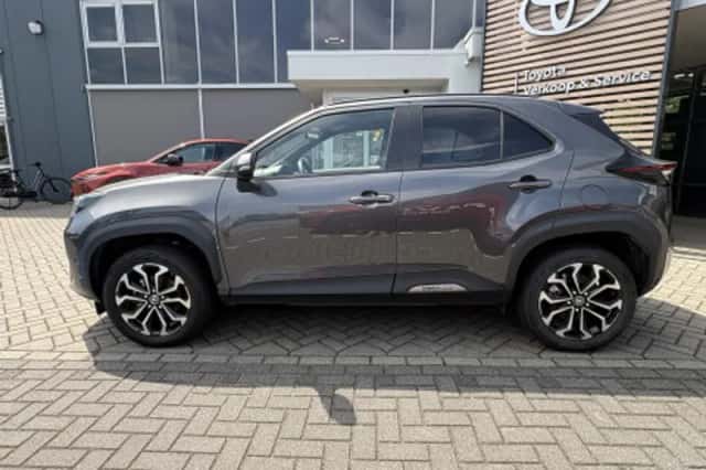 Toyota Yaris Cross (2025) thumbnail 2