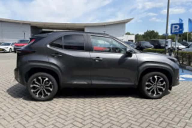 Toyota Yaris Cross (2025) thumbnail 4