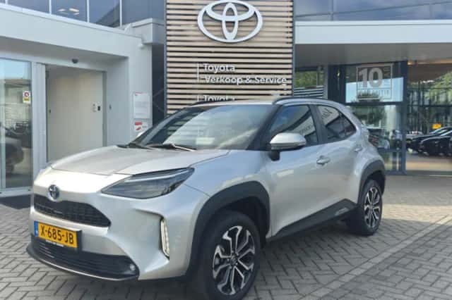 Toyota Yaris Cross (2024) thumbnail 1