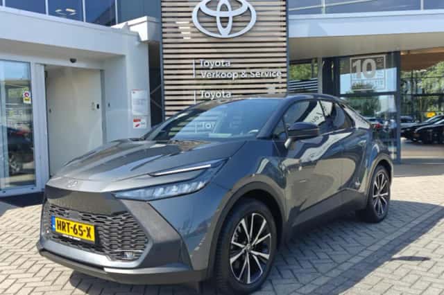 Toyota C-HR (2025) thumbnail 1