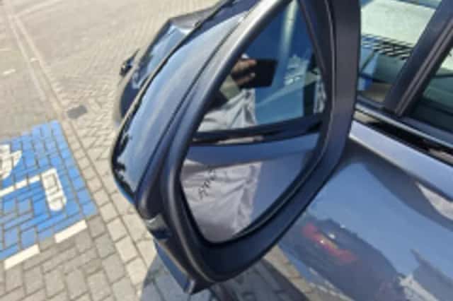 Toyota C-HR (2025) thumbnail 3