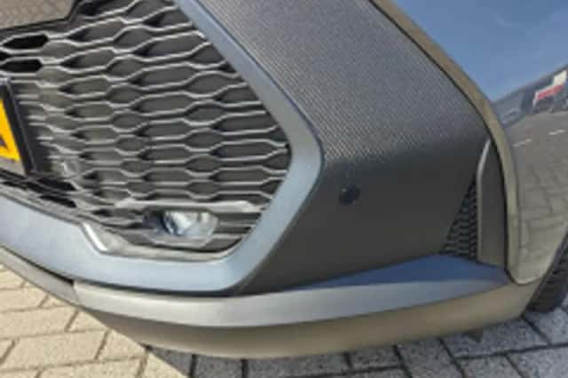 Toyota C-HR (2025) thumbnail 5