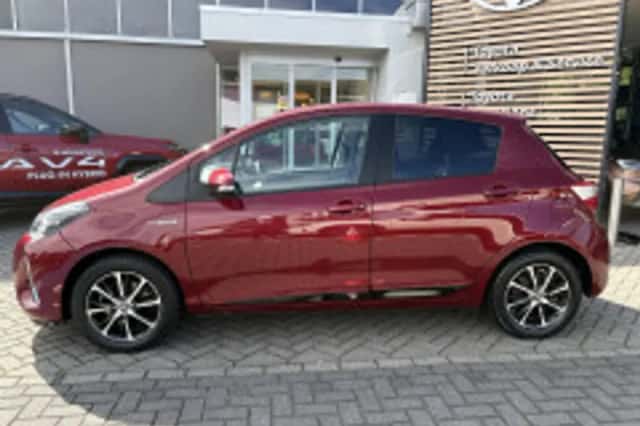 Toyota Yaris (2018) thumbnail 4