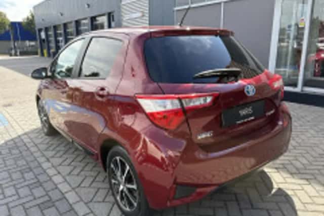 Toyota Yaris (2018) thumbnail 5