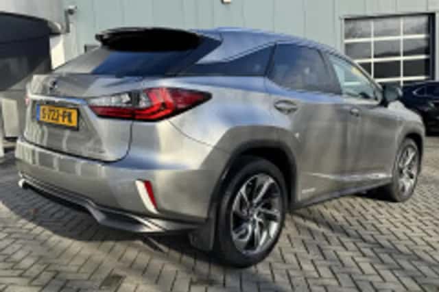 Lexus RX (2018) thumbnail 3