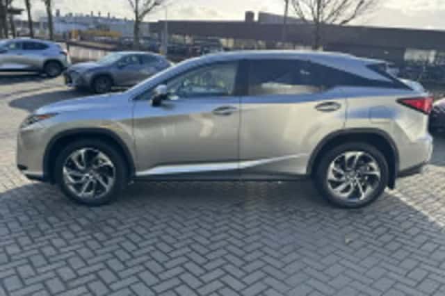 Lexus RX (2018) thumbnail 4