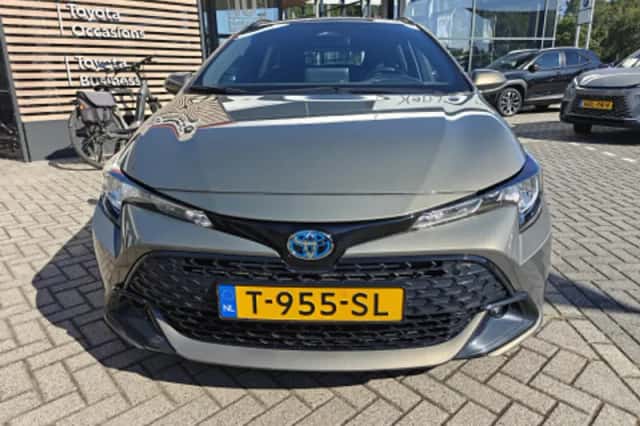 Toyota Corolla (2023) thumbnail 2