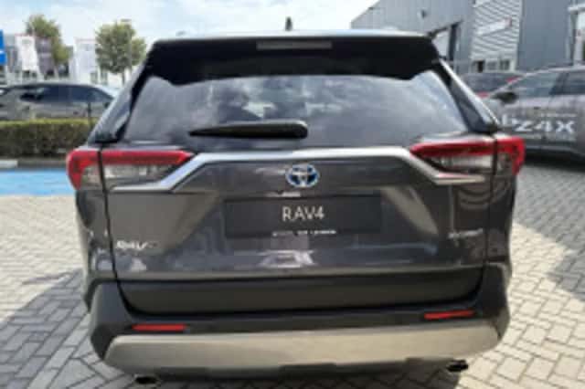 Toyota RAV4 (2024) thumbnail 6
