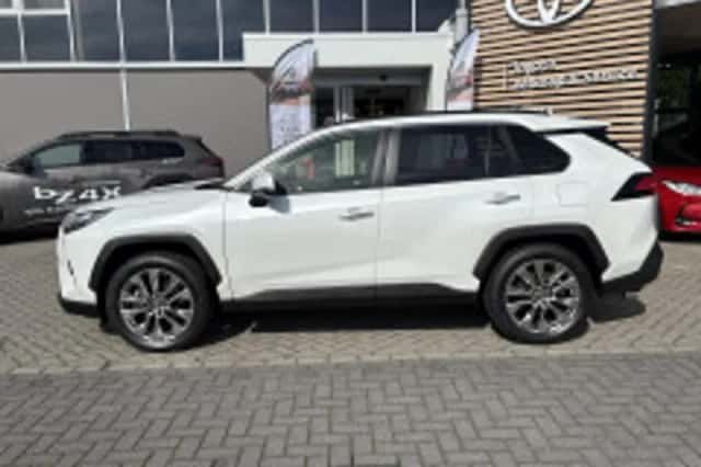 Toyota RAV4 (2023) thumbnail 4