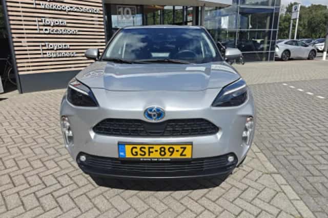 Toyota Yaris Cross (2023) thumbnail 2