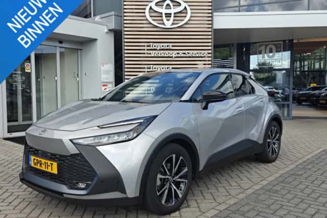 Toyota C-HR (2024) thumbnail 1