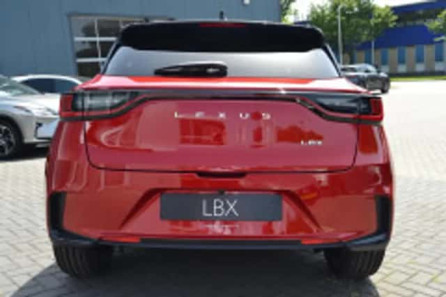 Lexus LBX (2026) thumbnail 4