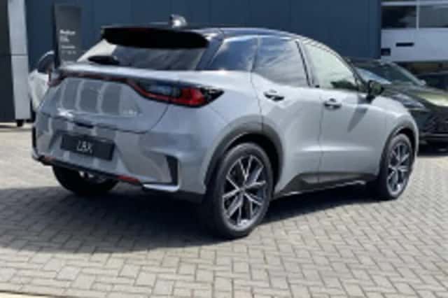 Lexus LBX (2026) thumbnail 4