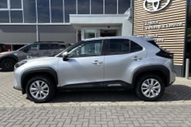 Toyota Yaris Cross (2024) thumbnail 4