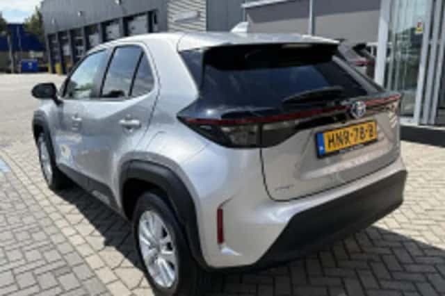 Toyota Yaris Cross (2024) thumbnail 5